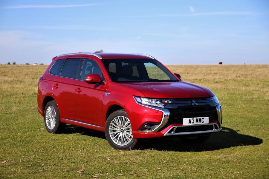  Mitsubishi Outlander PHEV 2018 года  (UK) (фото 15 из 25)